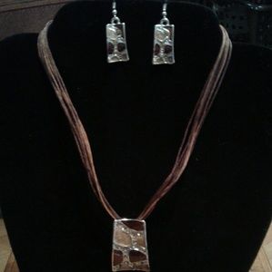 Necklace and Earring set